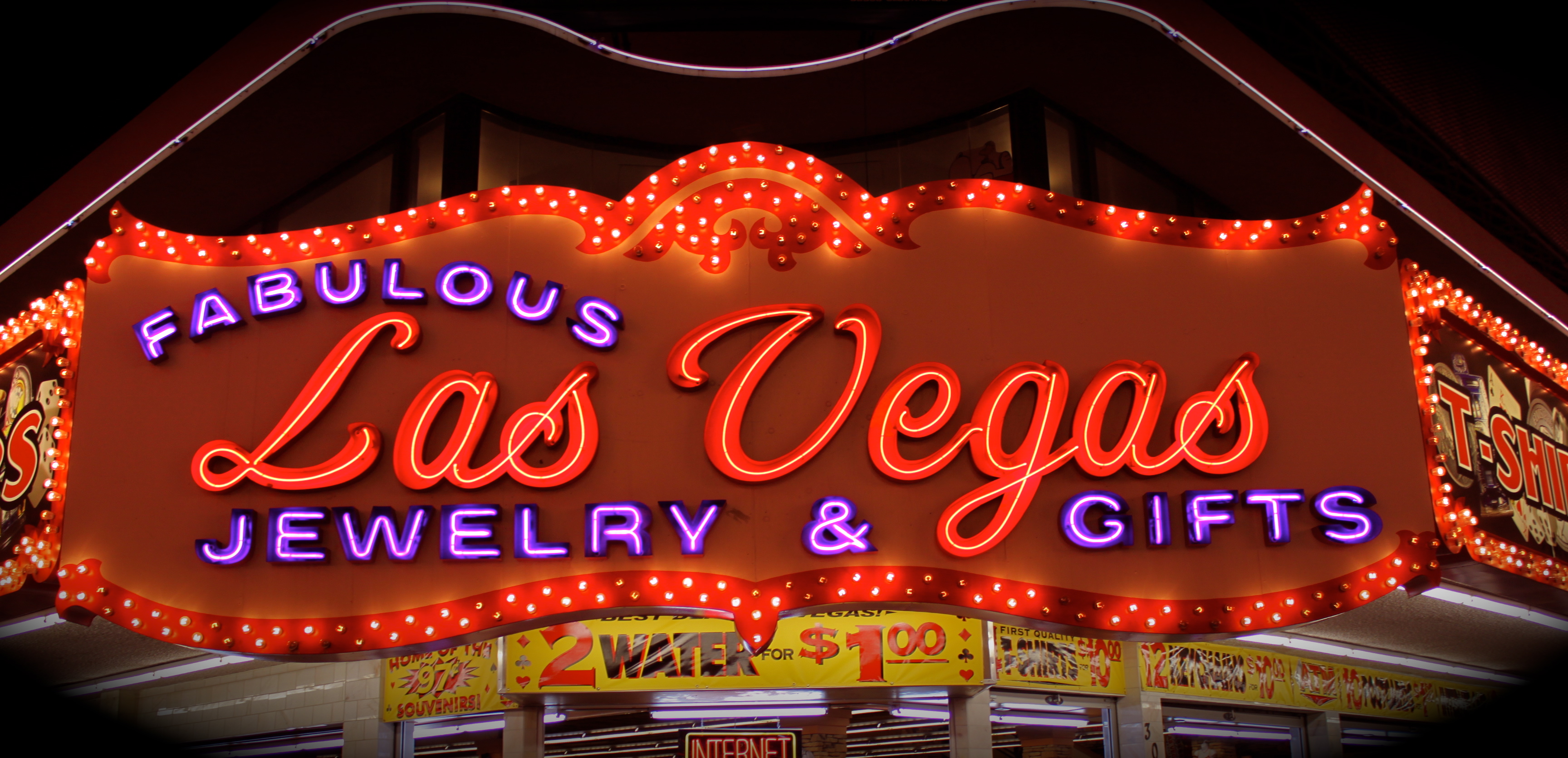 Daily Neon: Las Vegas Jewlery & Gifts