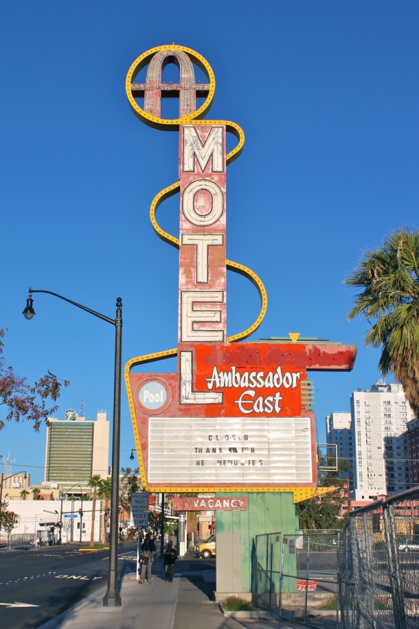 Ambassorr East Motel