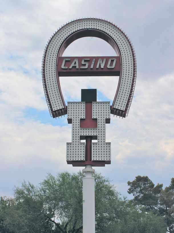 Horseshoe Casino Sign