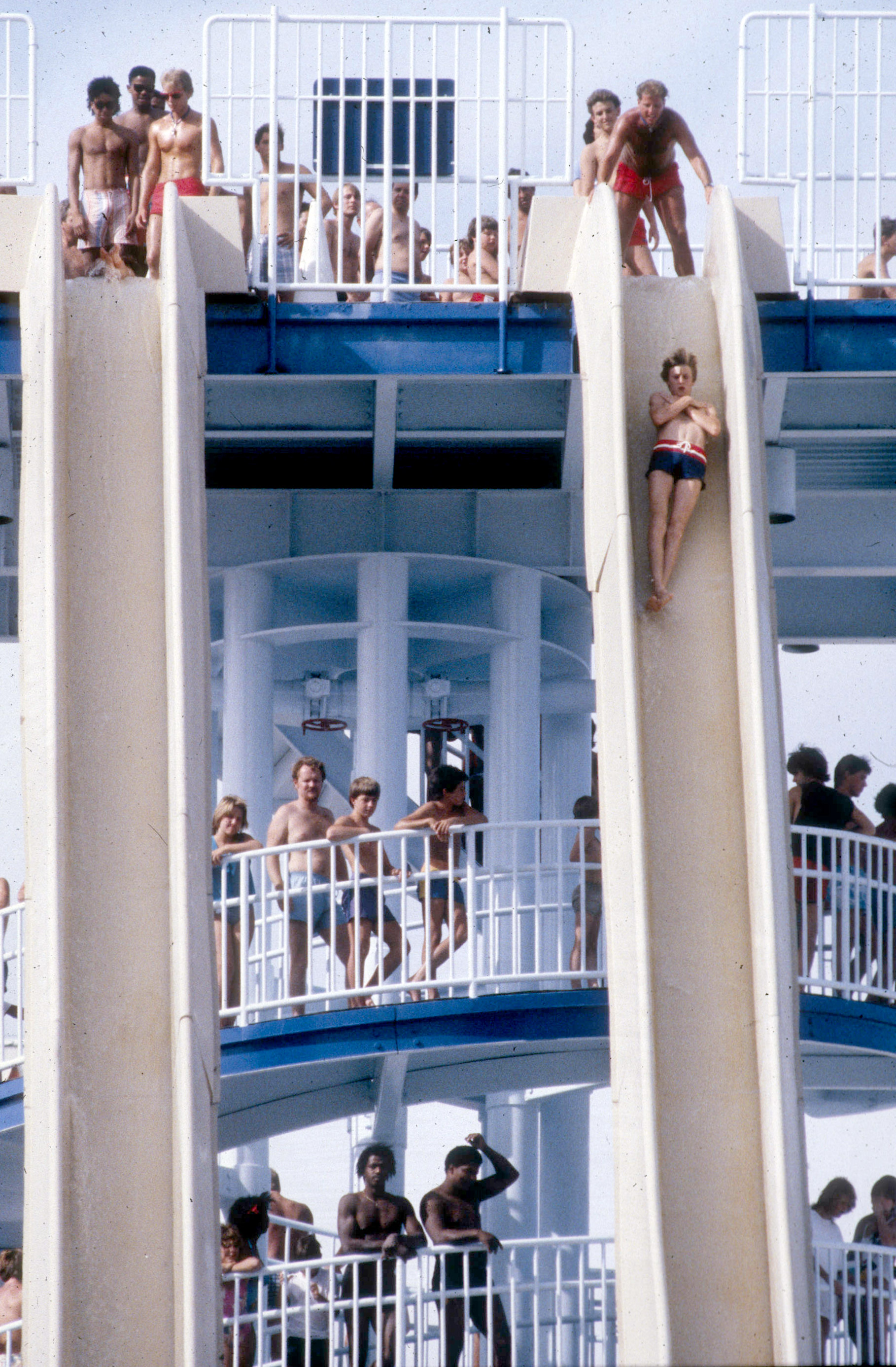 Relive memories of original Wet 'n Wild on Las Vegas Strip