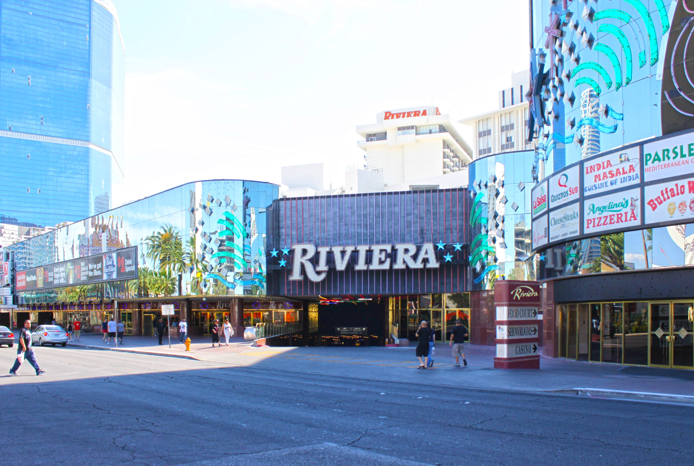 Riviera casino closes after 60 years on Vegas Strip with guests