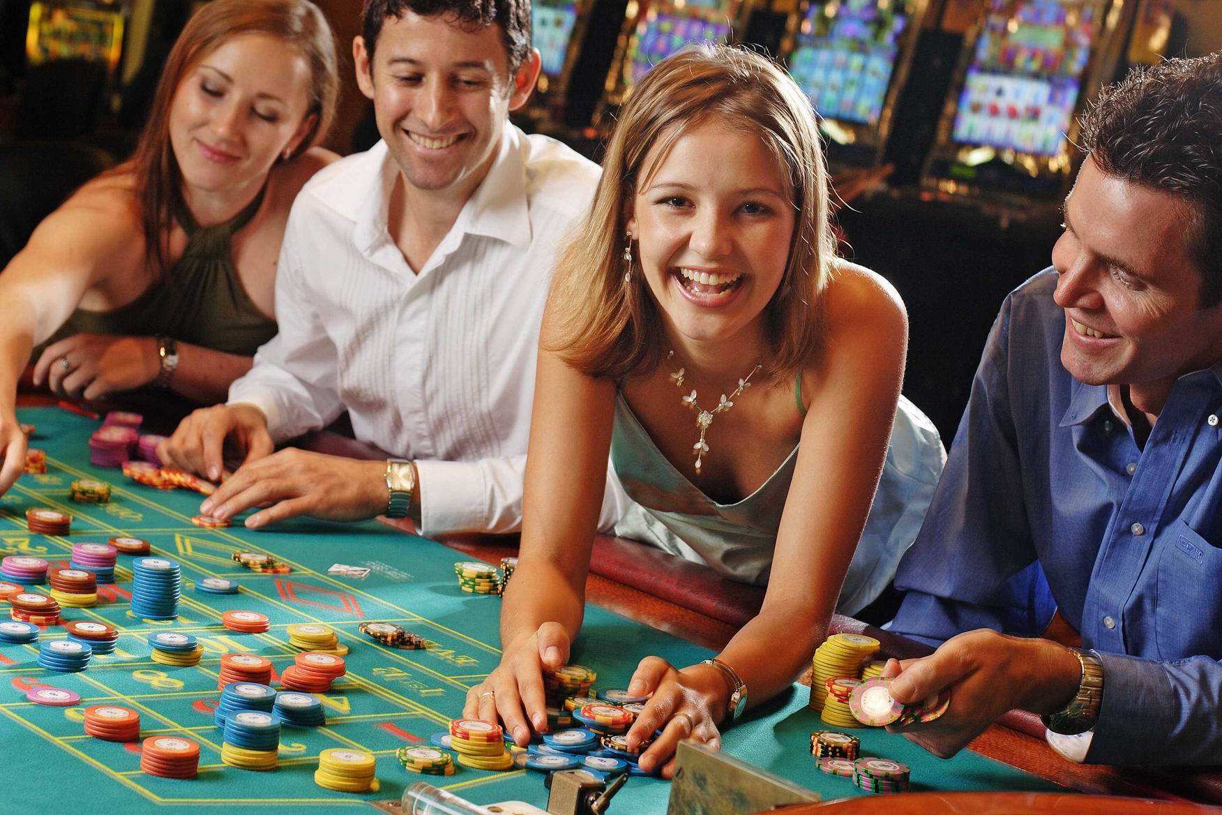 men and women gamblers